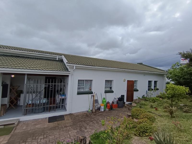 3 Bedroom Property for Sale in Fraaiuitsig Western Cape